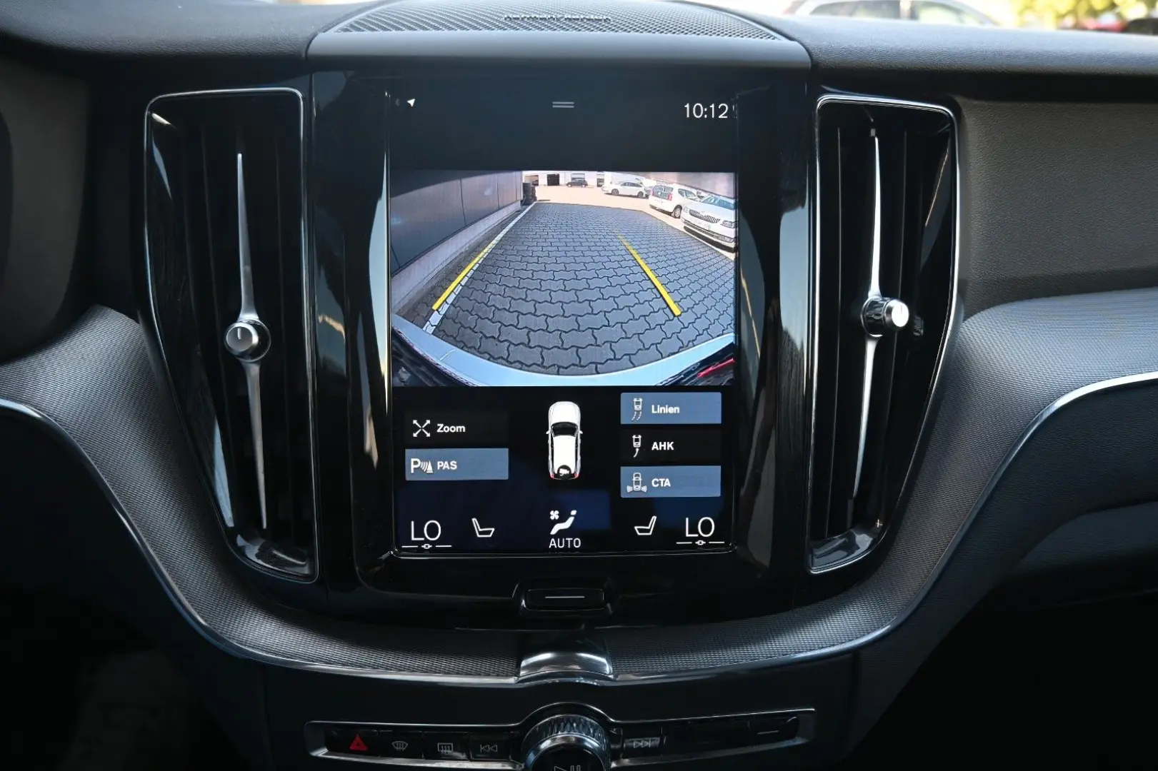 XC60 B4 D AWD R-Design*Qi*RFK*STDHZG*ACC*AHK