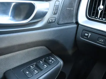 XC60 B4 D AWD R-Design*Qi*RFK*STDHZG*ACC*AHK