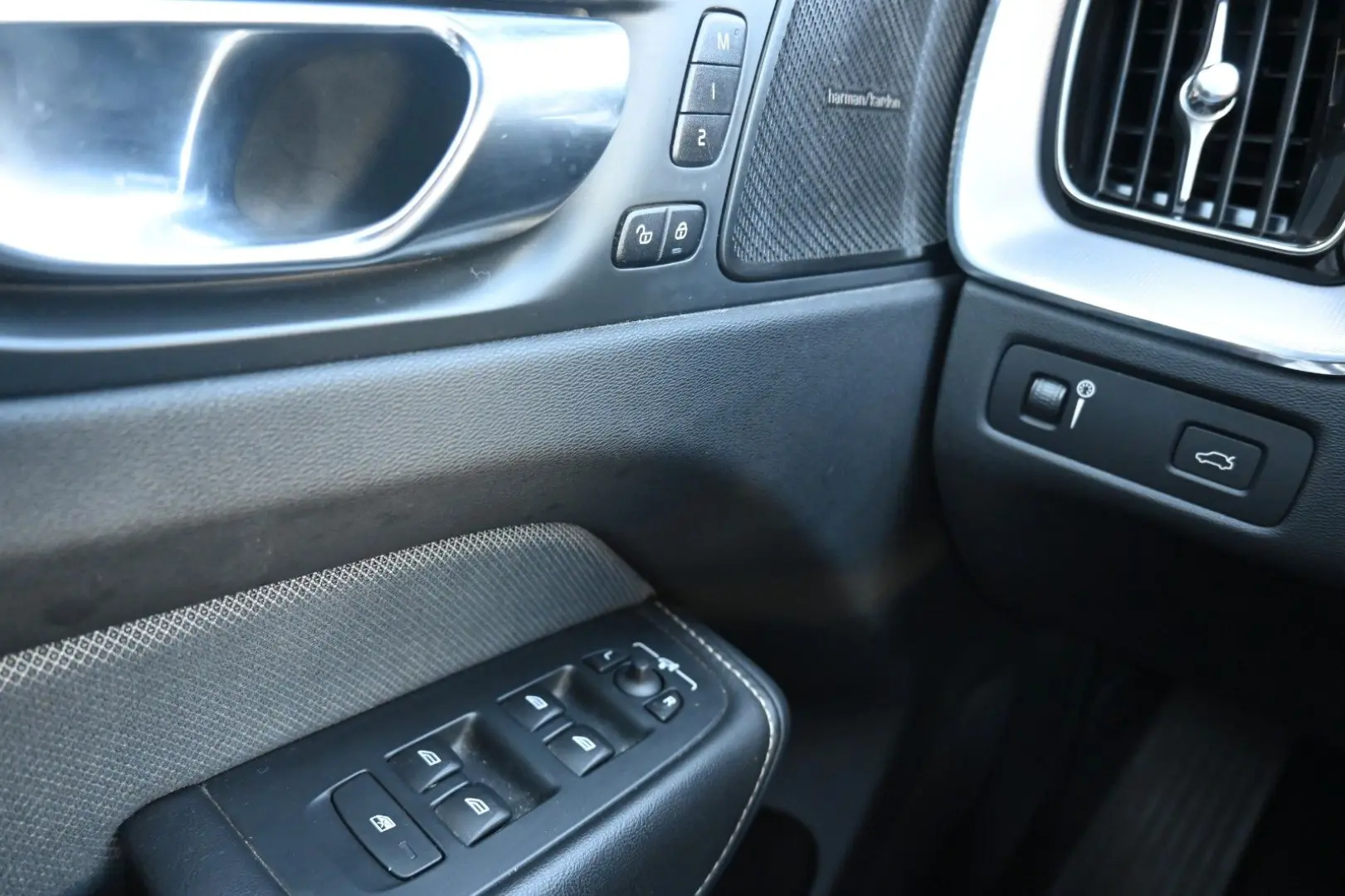 XC60 B4 D AWD R-Design*Qi*RFK*STDHZG*ACC*AHK