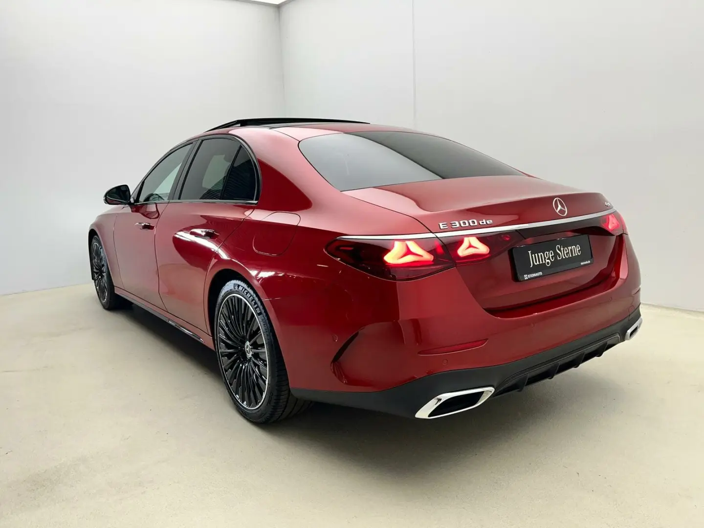 E 300de 4M AMG Premium+Night Pano+Airmatic+Massage+360