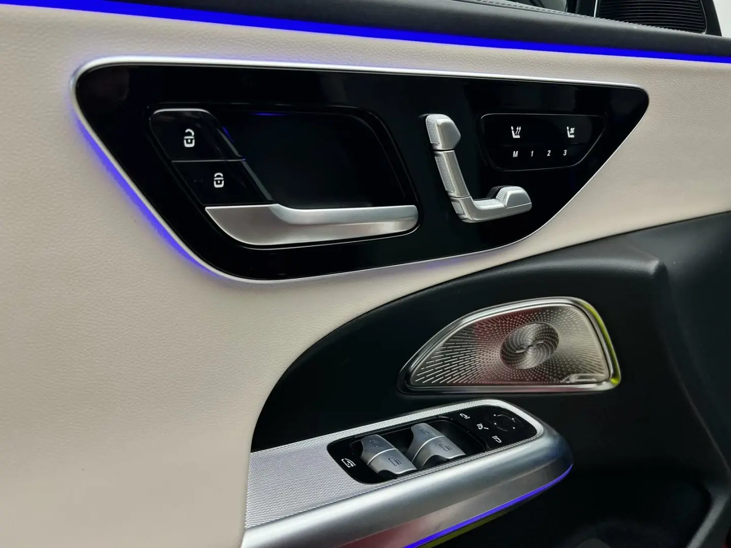 E 300de 4M AMG Premium+Night Pano+Airmatic+Massage+360