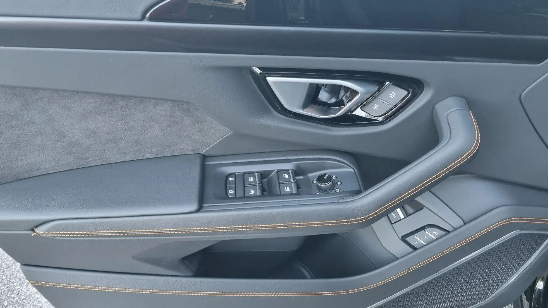 Urus 4.0 V8/23''/Pano/HUD/Anima/360