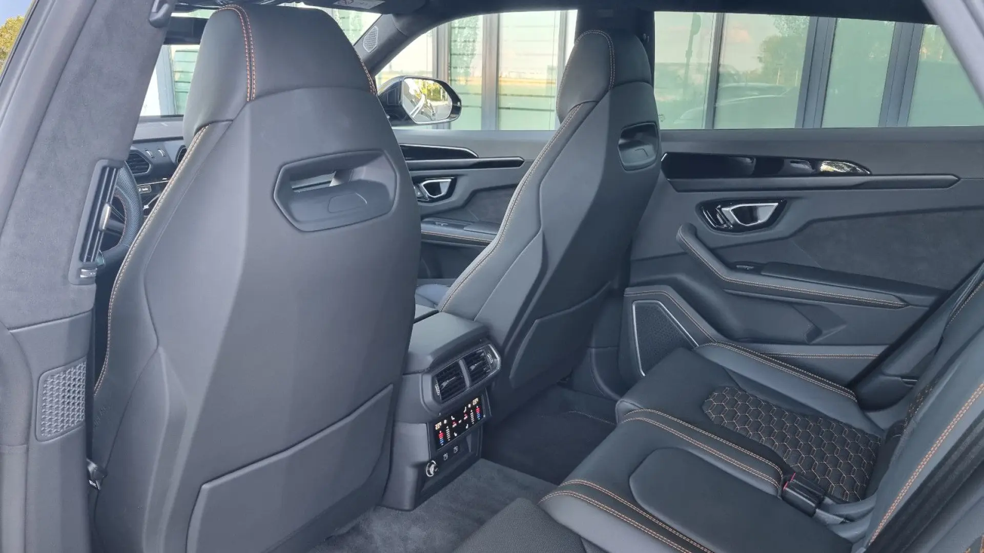 Urus 4.0 V8/23''/Pano/HUD/Anima/360