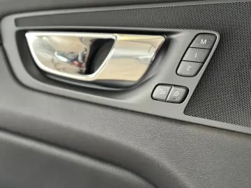 VOLVO XC60 B5 B AWD Plus Bright Inscription*LEASING