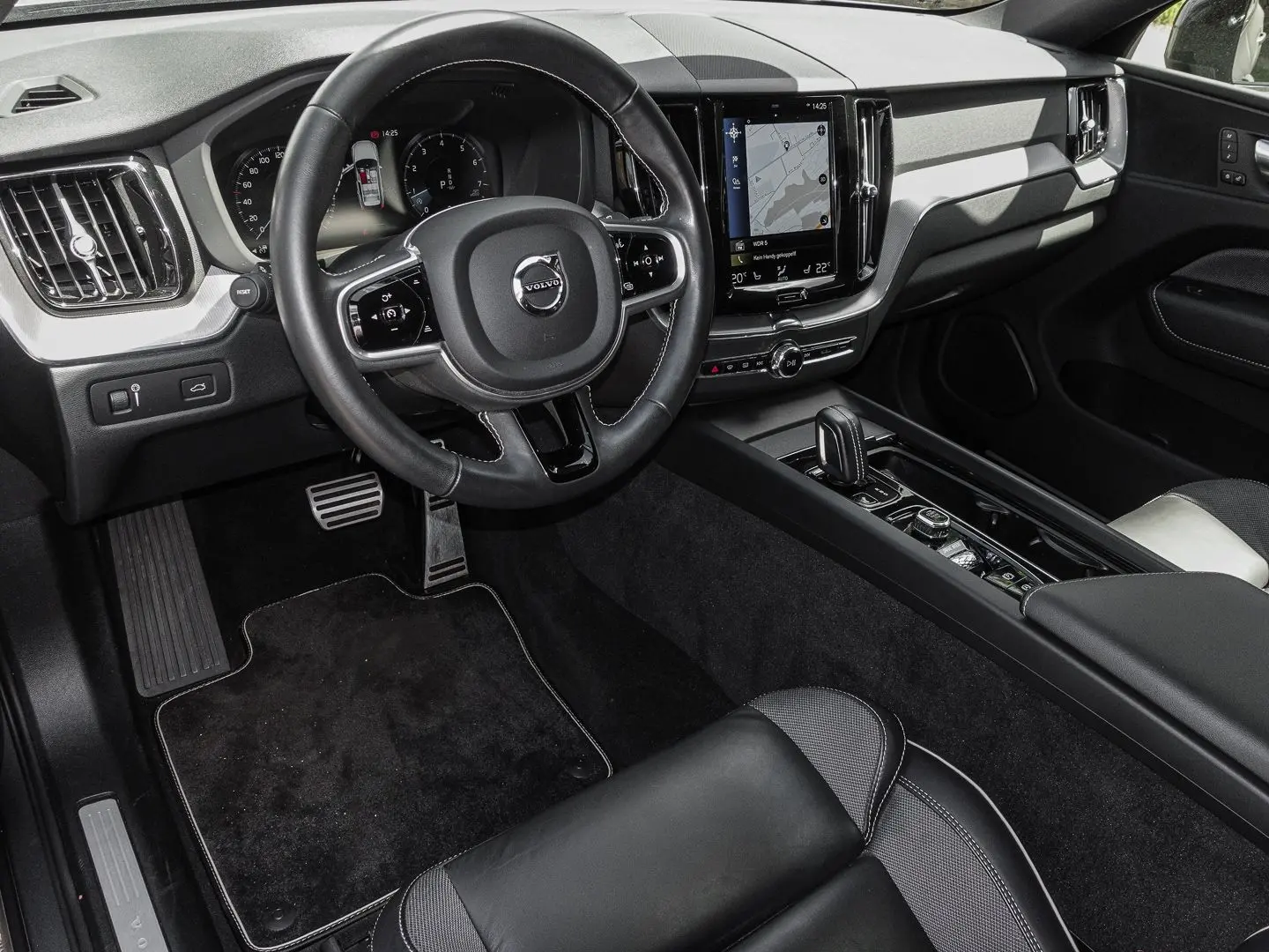 VOLVO XC60 R Design AWD B5 Benzin LEASING