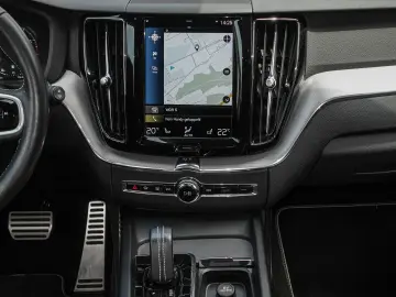 VOLVO XC60 R Design AWD B5 Benzin LEASING