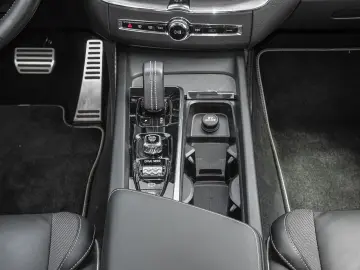 VOLVO XC60 R Design AWD B5 Benzin LEASING