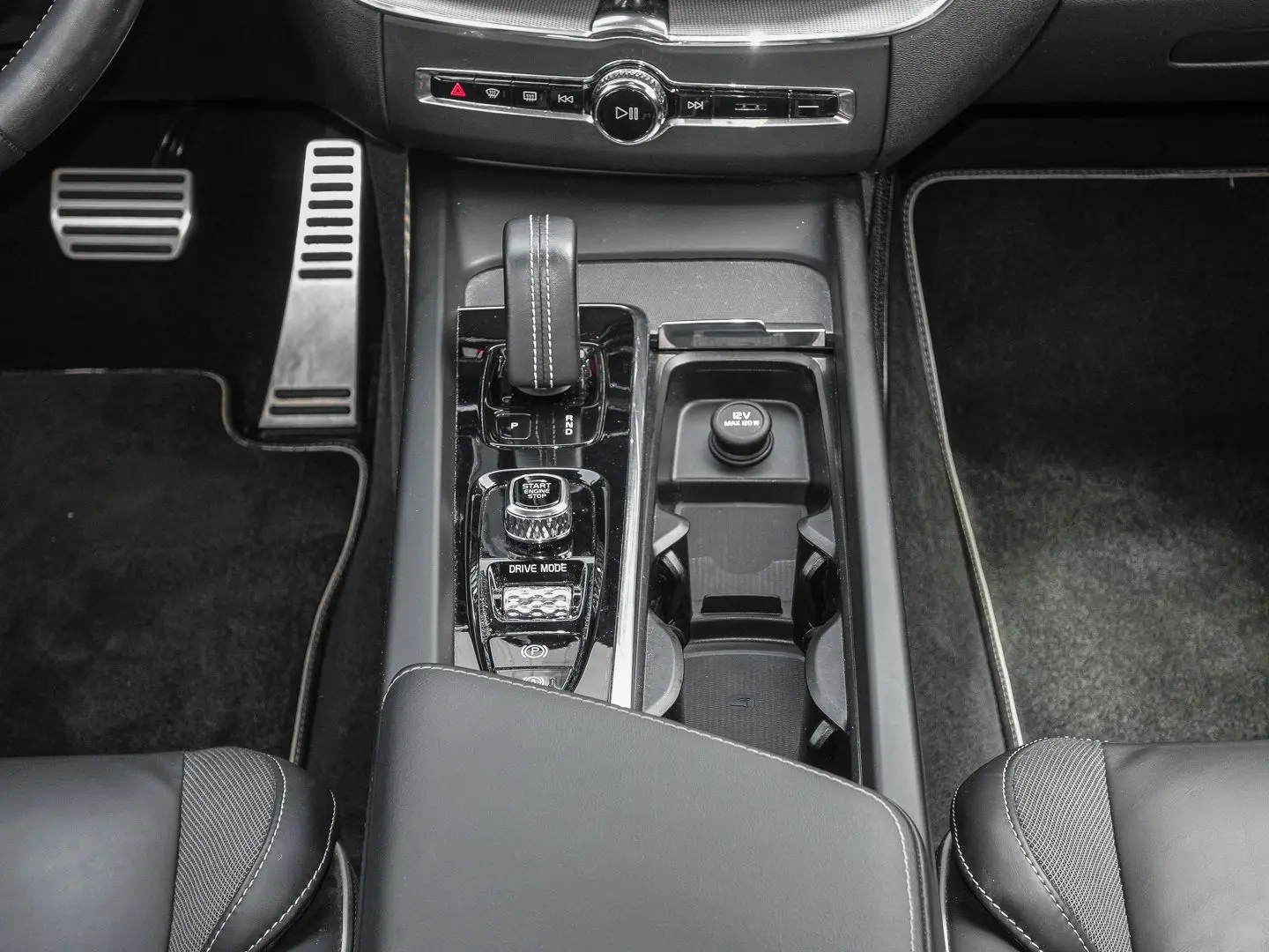 VOLVO XC60 R Design AWD B5 Benzin LEASING