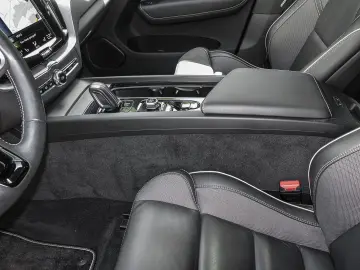 VOLVO XC60 R Design AWD B5 Benzin LEASING