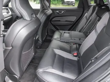 VOLVO XC60 R Design AWD B5 Benzin LEASING