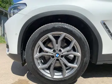 X3 xDrive 20d xLine AHK+NAVI+KAMERA 360+ALLRAD+