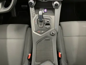 01 1.5 T PHEV Pano/SHZ/Navi/Cam/PDC/17,6kWh