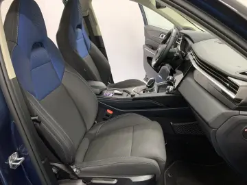 01 1.5 T PHEV Pano/SHZ/Navi/Cam/PDC/17,6kWh