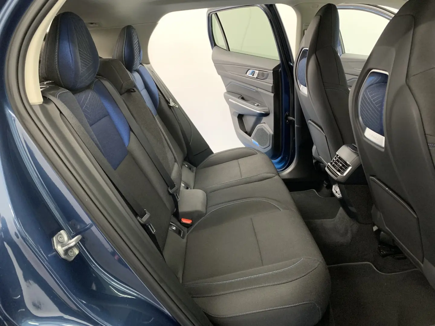 01 1.5 T PHEV Pano/SHZ/Navi/Cam/PDC/17,6kWh