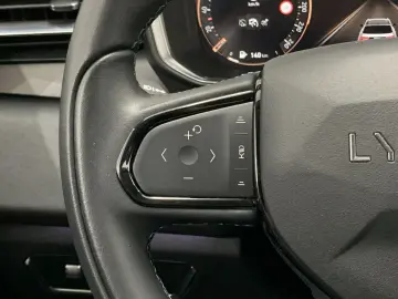 01 1.5 T PHEV Pano/SHZ/Navi/Cam/PDC/17,6kWh