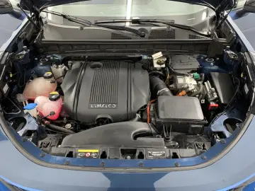 01 1.5 T PHEV Pano/SHZ/Navi/Cam/PDC/17,6kWh