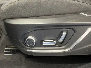 01 1.5 T PHEV Pano/SHZ/Navi/Cam/PDC/17,6kWh