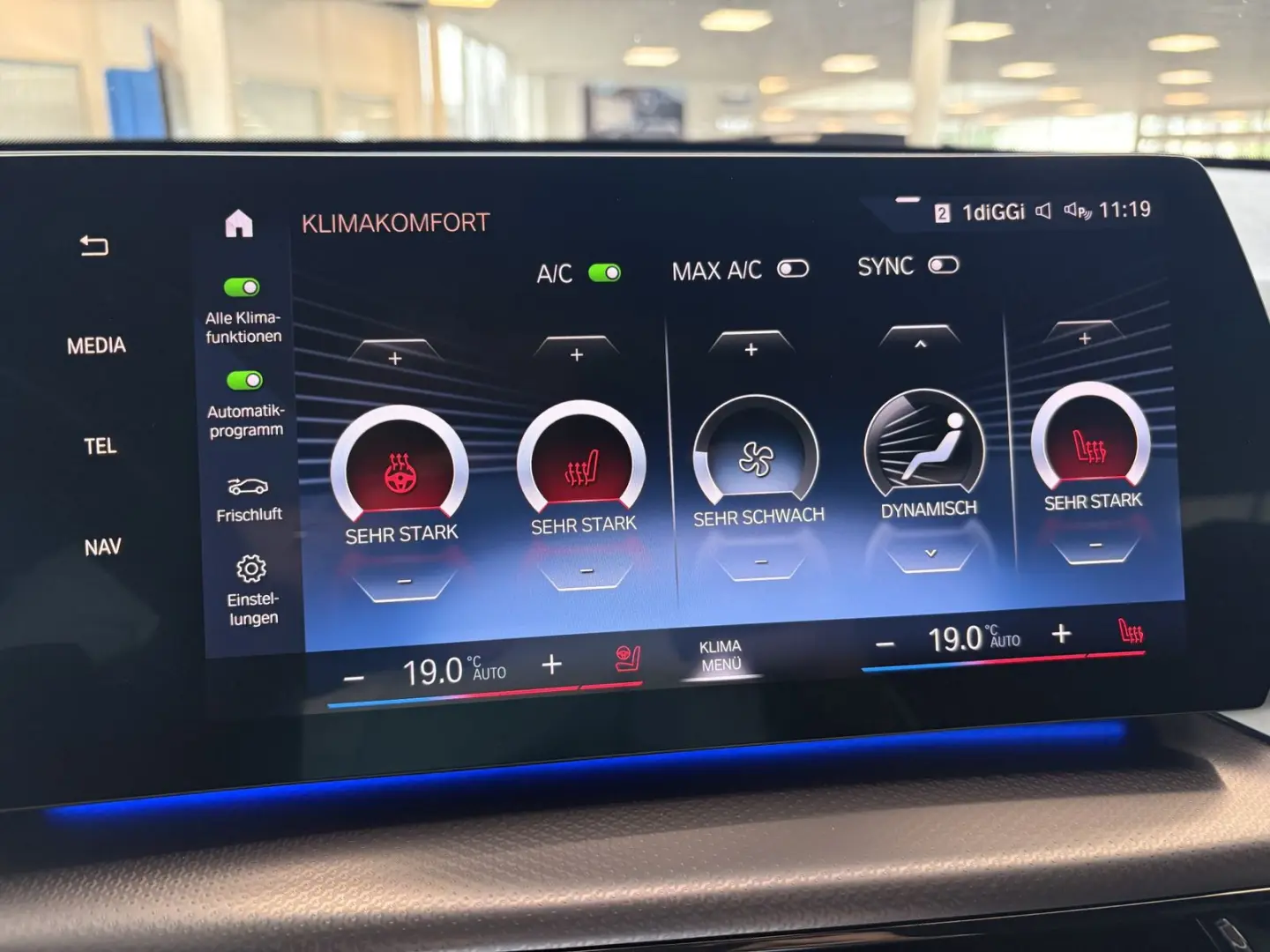 X1 xDrive23i M Sport DA+ PA+ HuD H/K AdapLED Shz