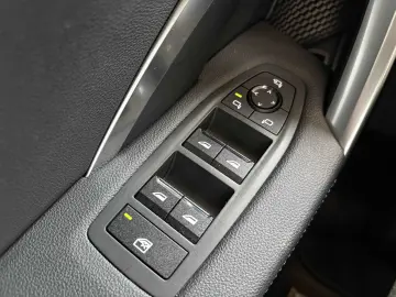 X1 xDrive23i M Sport DA+ PA+ HuD H/K AdapLED Shz