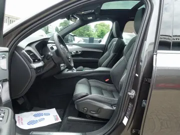 XC90T8 Bright AWD/HeadUP/Pano/FourC/AHK/360°/BLS