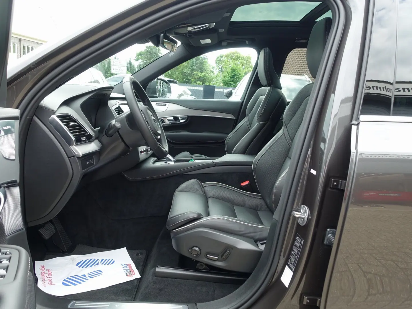 XC90T8 Bright AWD/HeadUP/Pano/FourC/AHK/360°/BLS