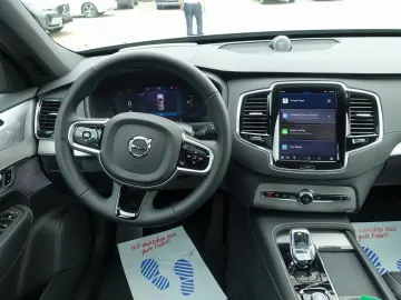 XC90T8 Bright AWD/HeadUP/Pano/FourC/AHK/360°/BLS