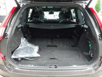 XC90T8 Bright AWD/HeadUP/Pano/FourC/AHK/360°/BLS