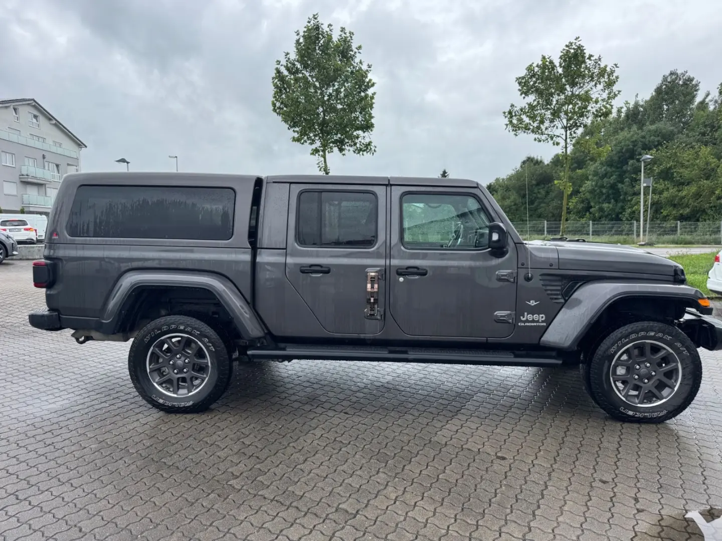 Gladiator Overland 4WD