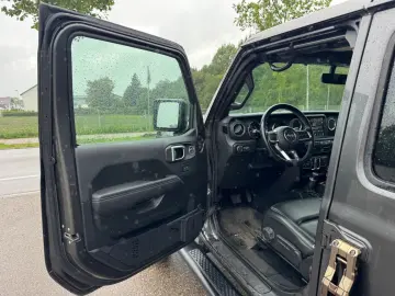 Gladiator Overland 4WD