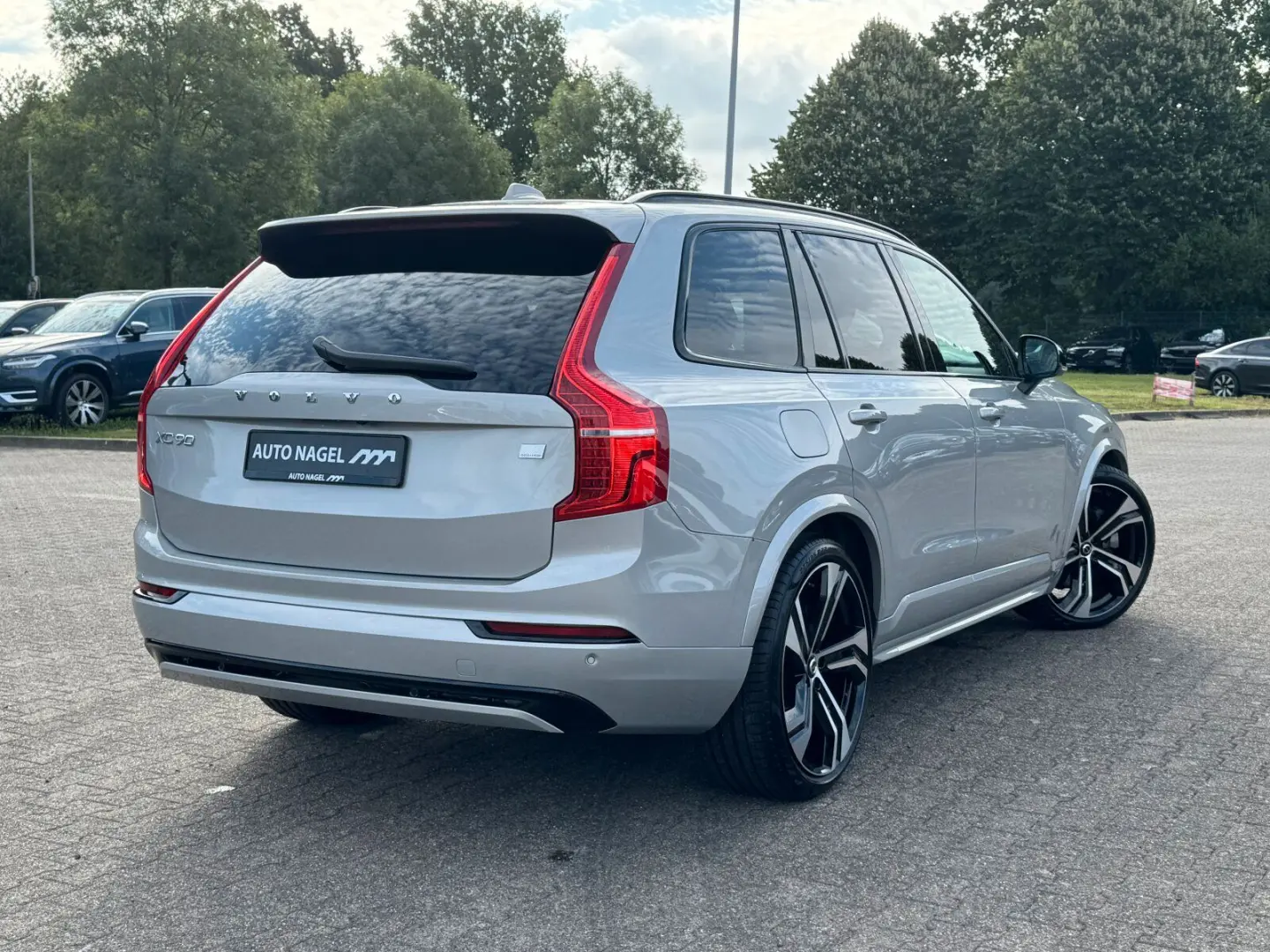 XC90 Recharge T8 AWD Plus Dark |LUFT|22