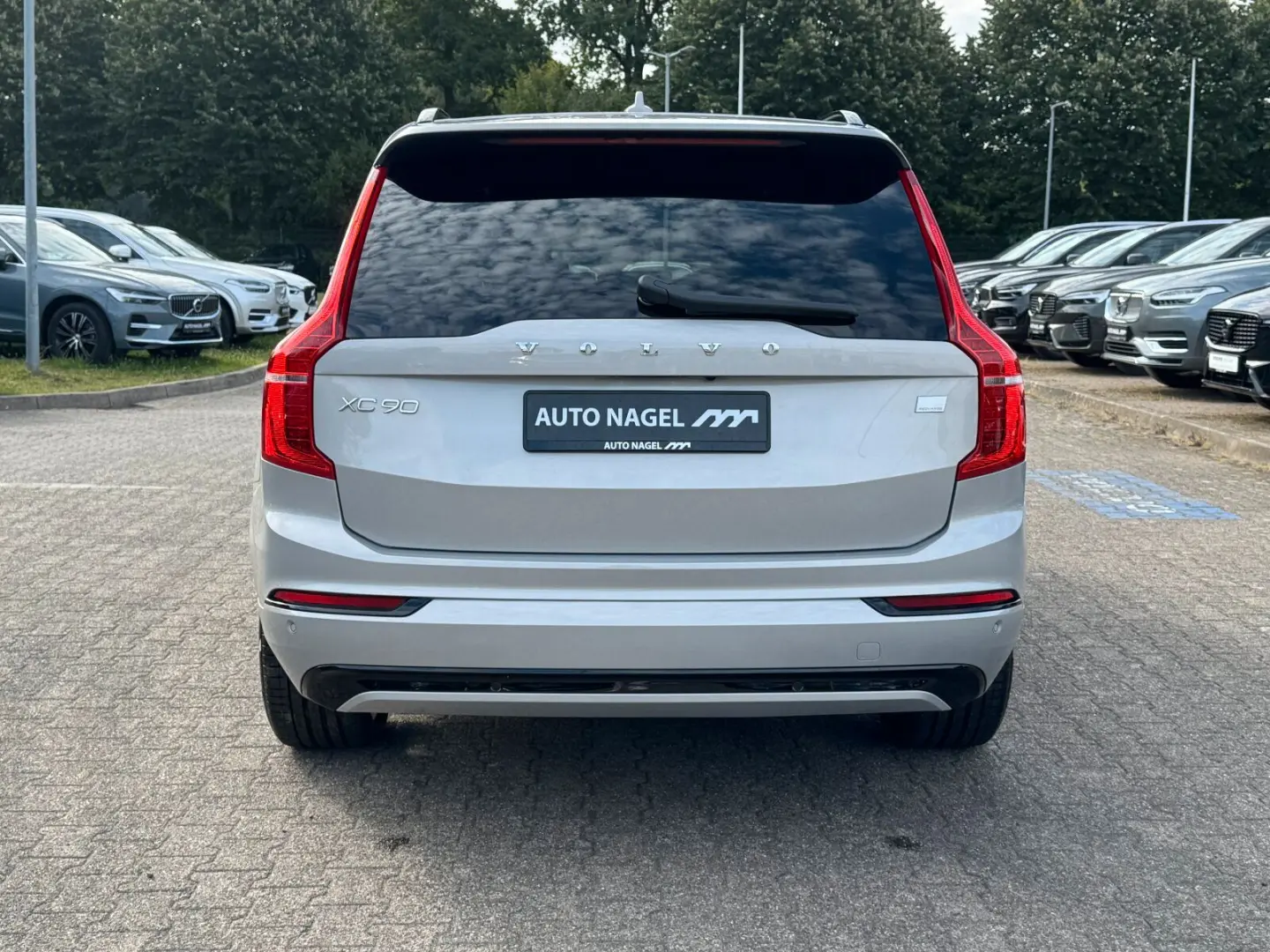 XC90 Recharge T8 AWD Plus Dark |LUFT|22