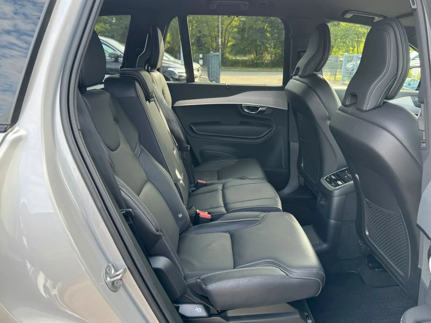 XC90 Recharge T8 AWD Plus Dark |LUFT|22