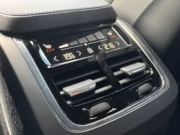 XC90 Recharge T8 AWD Plus Dark |LUFT|22
