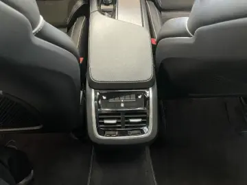 XC90  B5 D AWD RDesign LED BLIS BOWERS