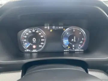 XC90  B5 D AWD RDesign LED BLIS BOWERS