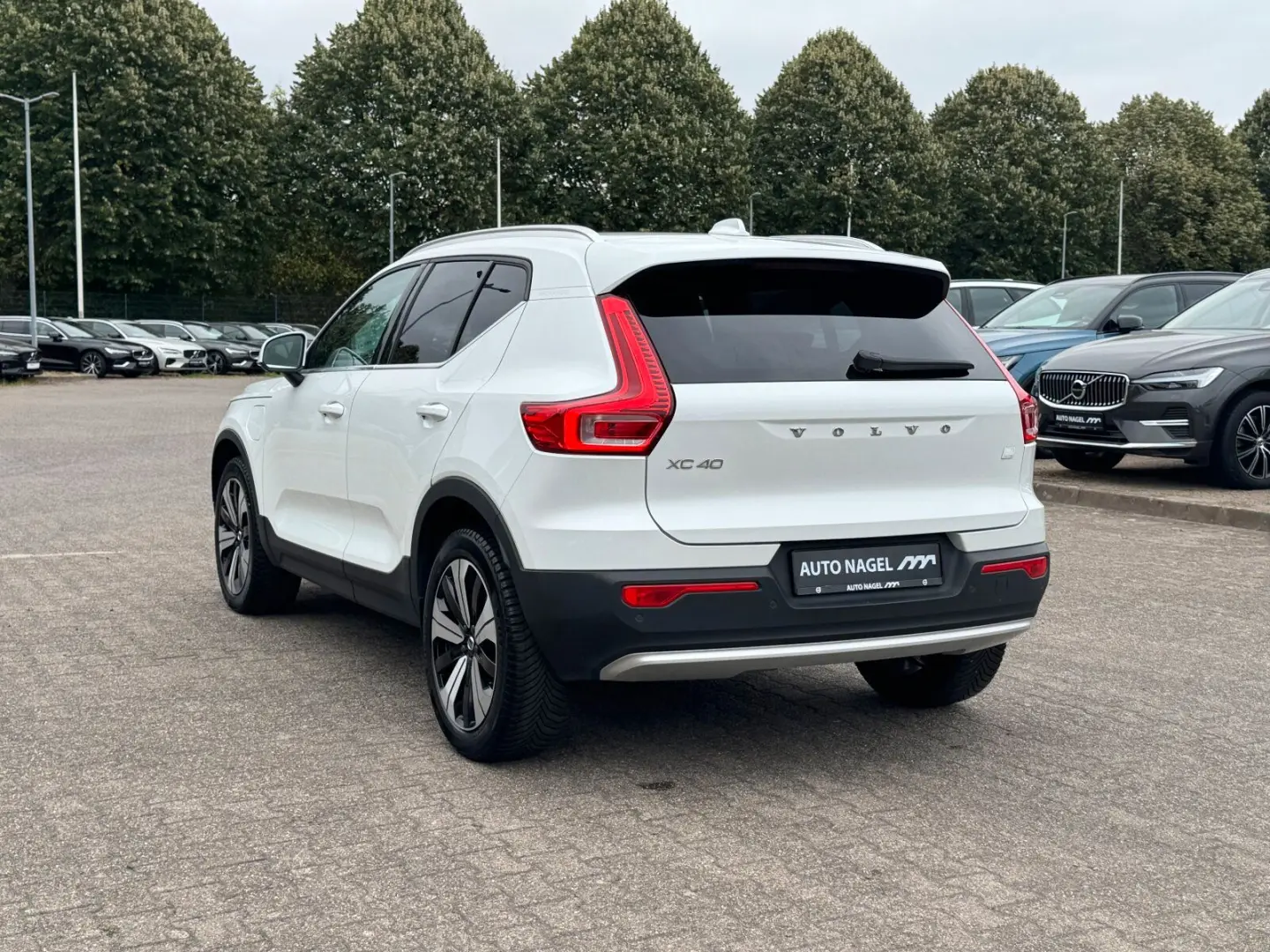 XC40 T5 Plus Bright Plug-In Navi/Keyless-Start