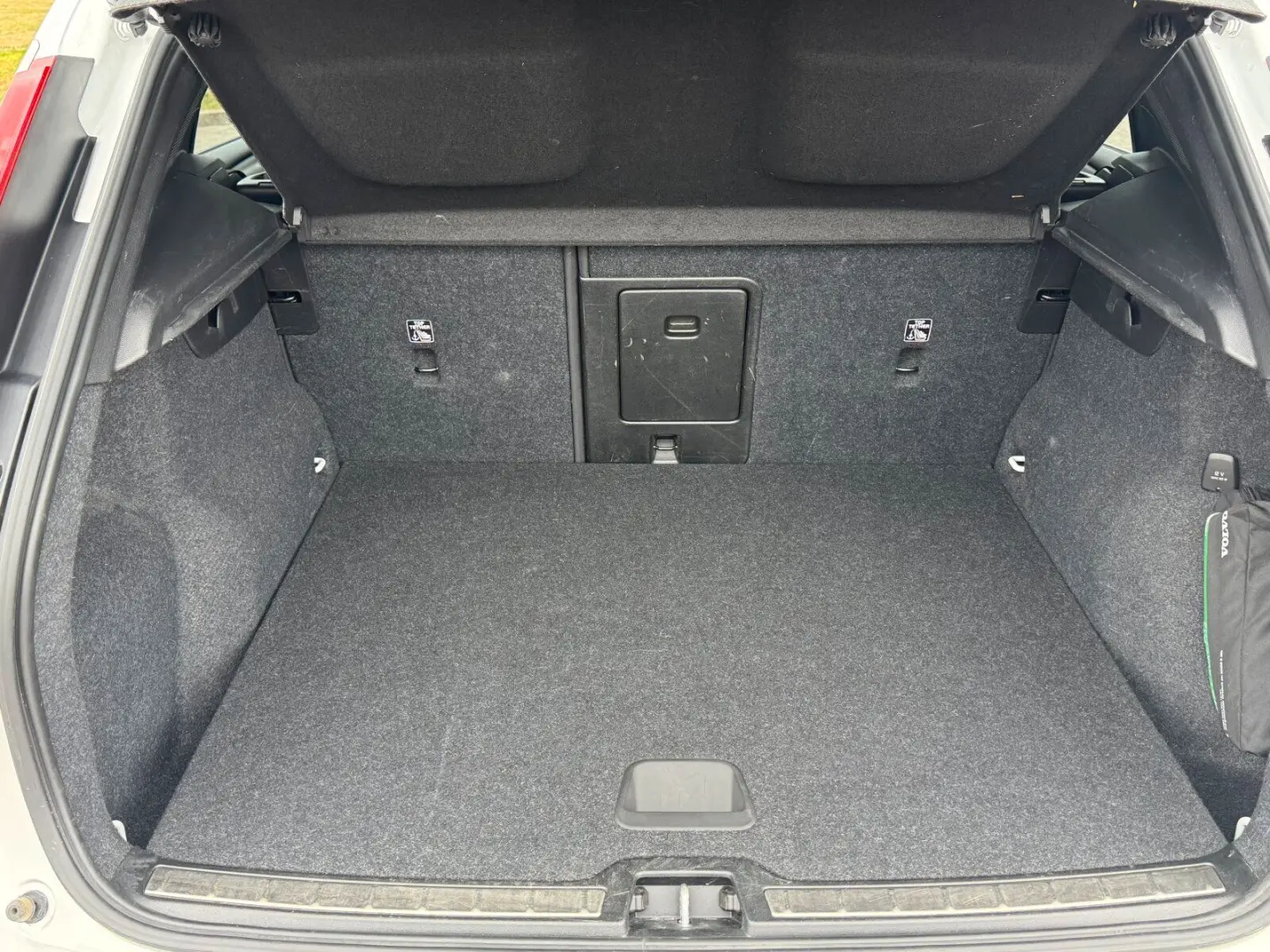 XC40 T5 Plus Bright Plug-In Navi/Keyless-Start