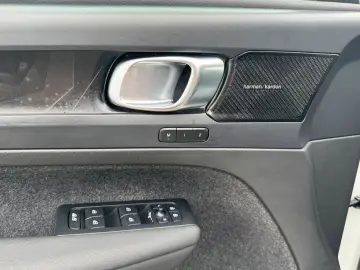 XC40 T5 Plus Bright Plug-In Navi/Keyless-Start