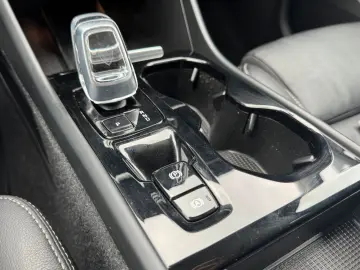 XC40 T5 Plus Bright Plug-In Navi/Keyless-Start