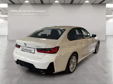 320d xDrive Limousine M Sport AHK Kamera HiFi