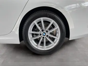 320d xDrive Limousine M Sport AHK Kamera HiFi