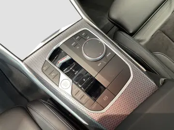 320d xDrive Limousine M Sport AHK Kamera HiFi
