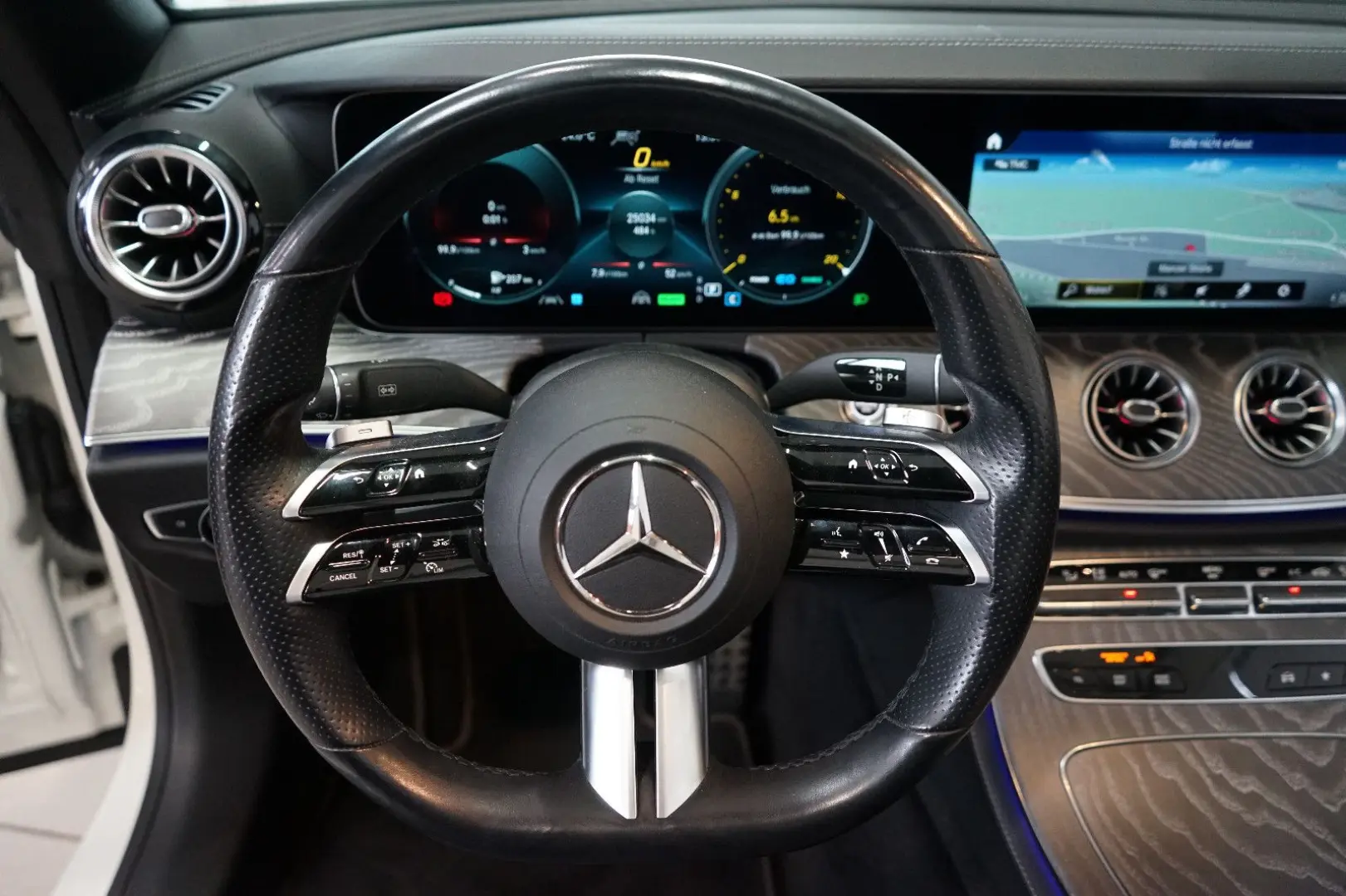 E 450 Cabrio 4Matic AMG-Line+Burmester+Airscarf