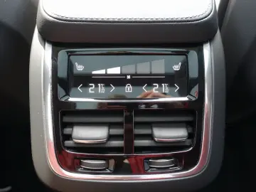 XC90 Recharge Ultimate T8 AWD/360°/Bowers/Massage/Cristal