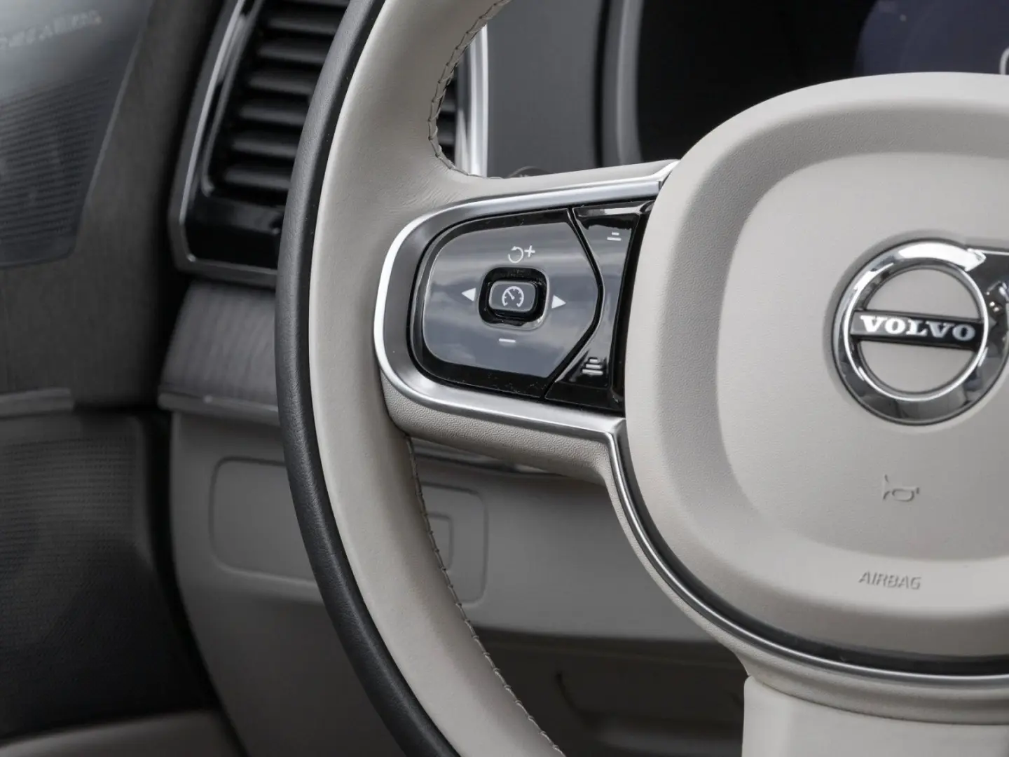 XC90 Ultimate Bright PHEV AWD/Bowers/Air susp/Massage/360/7