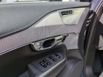 XC90 T8 Rech Ultra Dark PHEV AWD/Massage/360/Ventil/Bowers