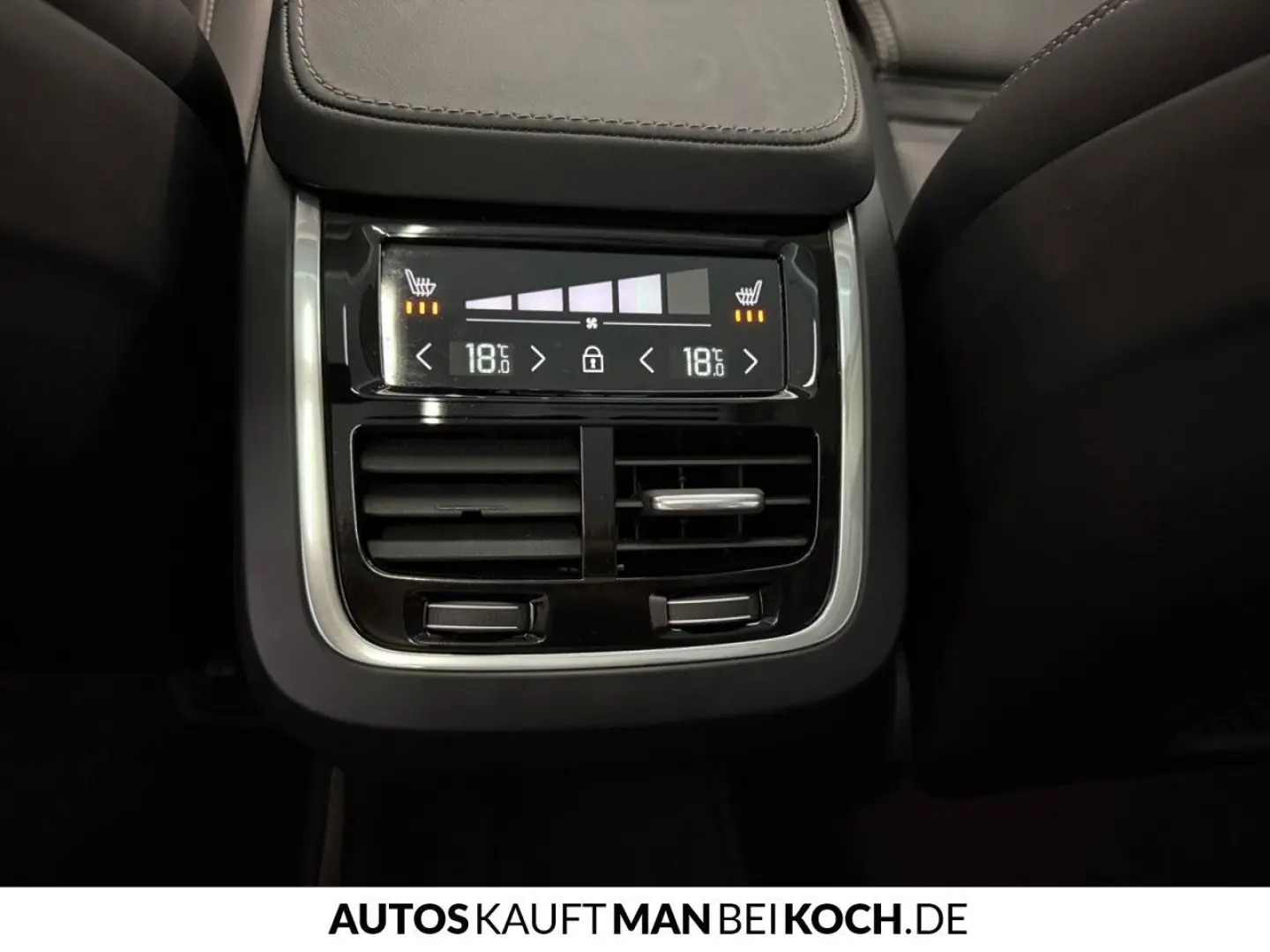 XC90 B5 D AWD Ultimate Bright HUD 360 B&W/Massage