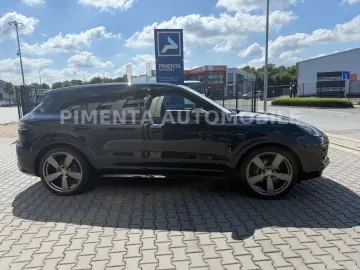 Cayenne E-Hybrid BLACK 22
