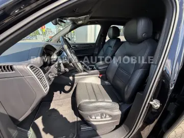 Cayenne E-Hybrid BLACK 22