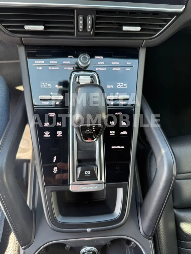 Cayenne E-Hybrid BLACK 22